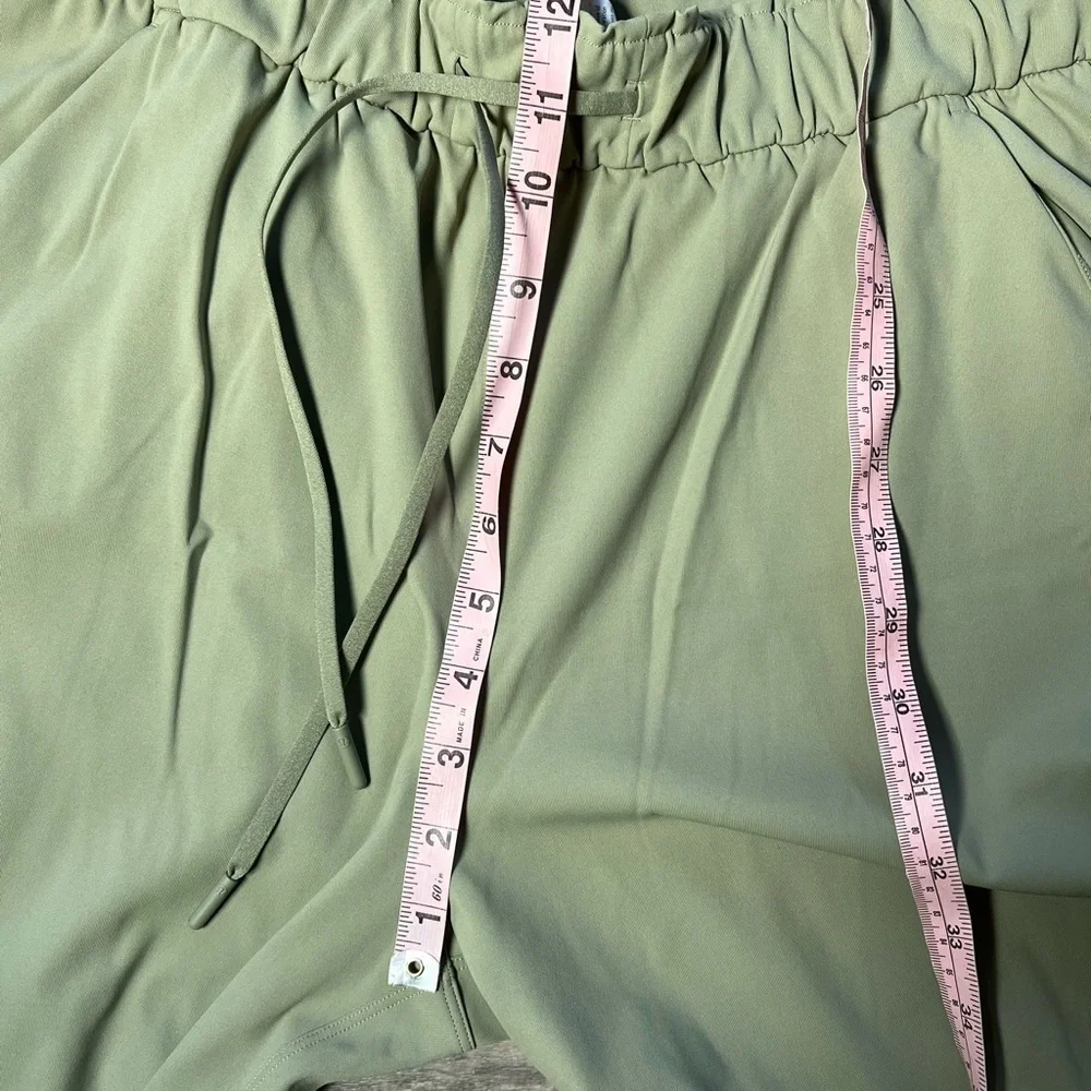 Lululemon Very Cute‎ Light Green Pants- 8